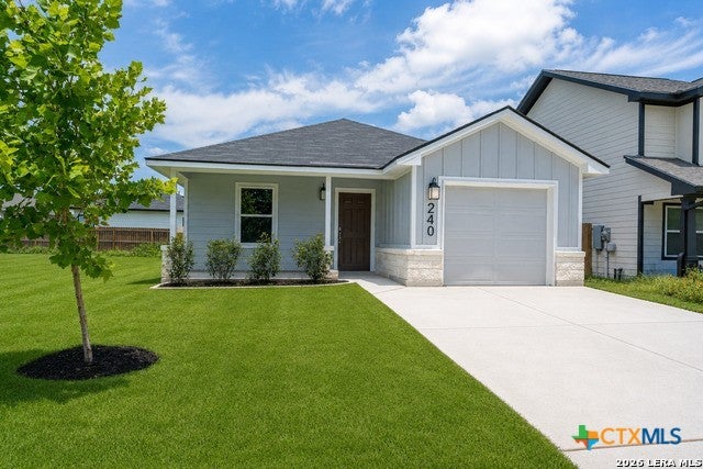 Photo of 240 W Martindale St ST, Seguin, TX 78155 (MLS # 617246)