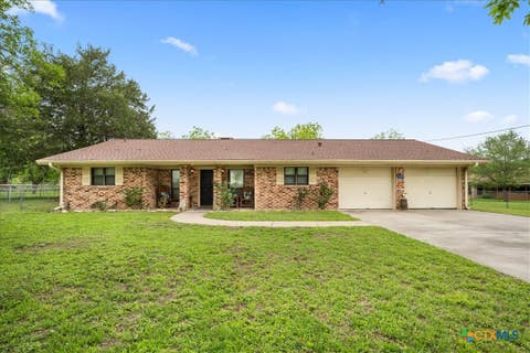 Photo of 130 Elm Street, Flatonia, TX 78941 (MLS # 622037)