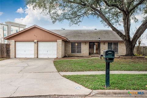 212 Buckingham Victoria TX 77904
