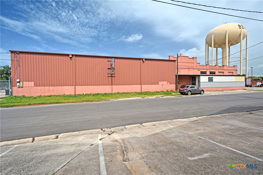1126 N Bowie Street