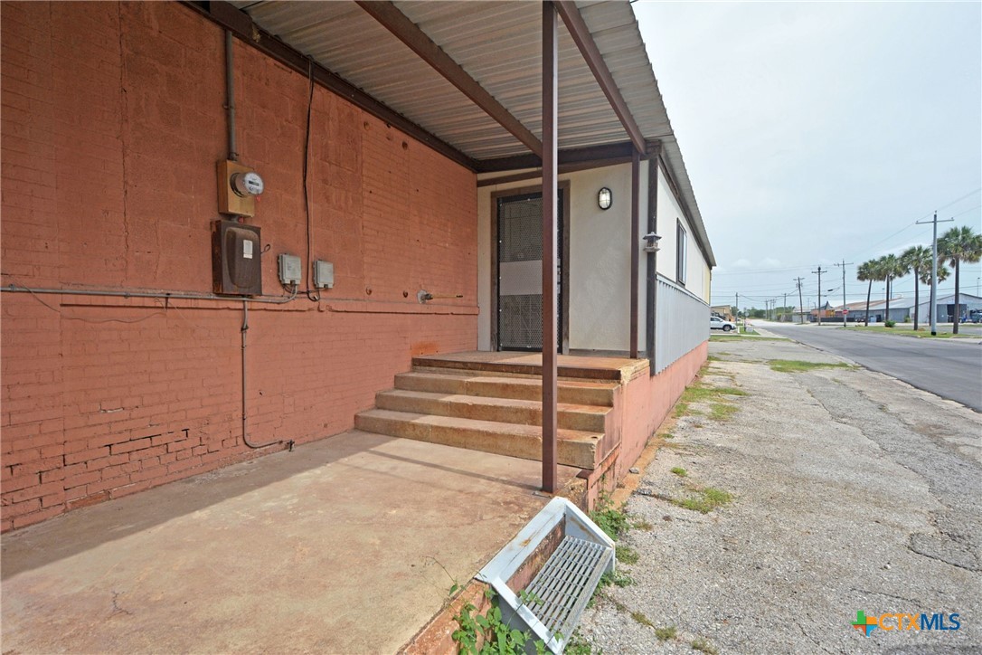 1126 N Bowie Street