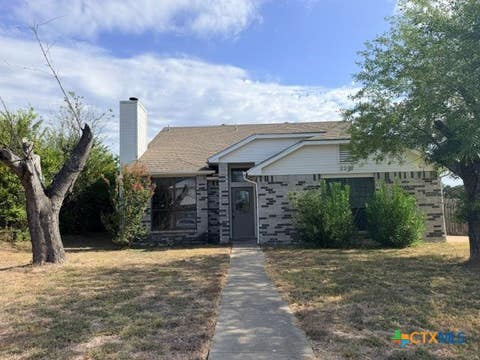 Photo of 2201 Woodlands Drive, Killeen, TX 76549 (MLS # 623502)