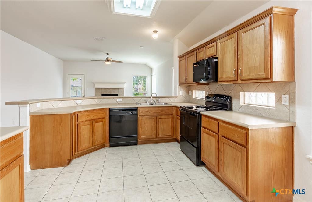 Photo of 548 Thurber Drive, Schertz, TX 78154 (MLS # 622303)