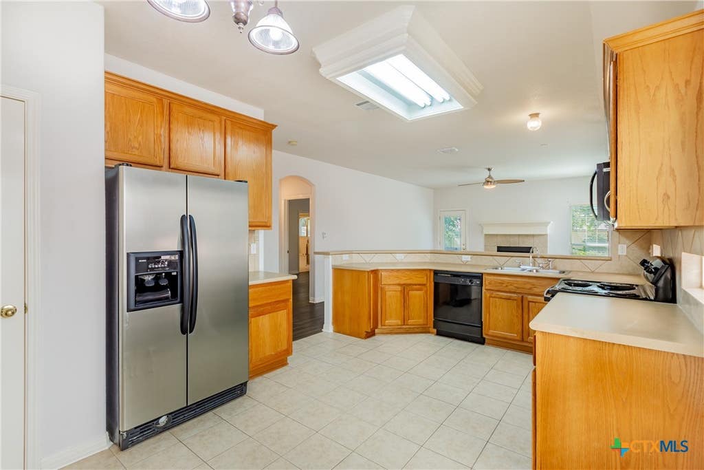 Photo of 548 Thurber Drive, Schertz, TX 78154 (MLS # 622303)