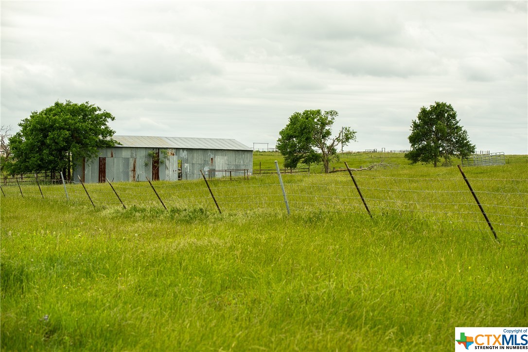 1716 County Road 469
