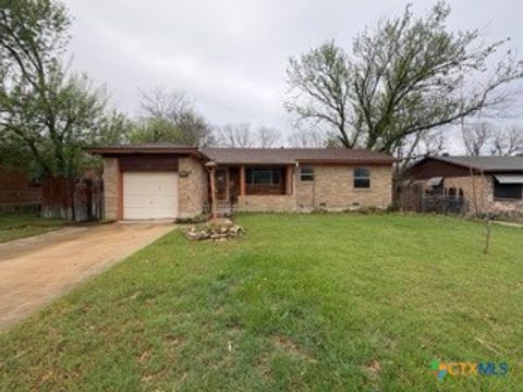 Photo of 1319 Estes Drive, Killeen, TX 76541 (MLS # 612957)
