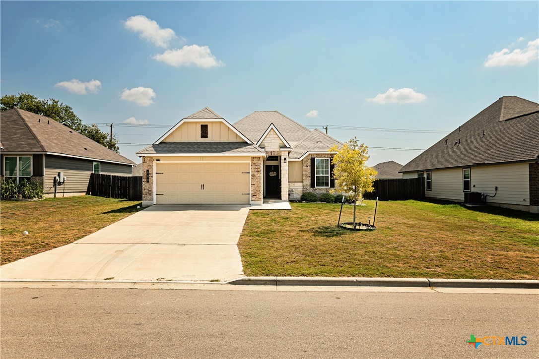 903 Fallbrook Drive