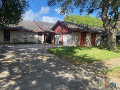 Photo of 221 Navajo Drive, Victoria, TX 77904 (MLS # 613997)
