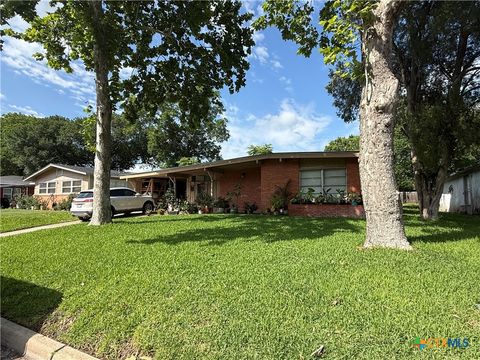 Photo of 3606 Greenwood Street, Victoria, TX 77901 (MLS # 614675)