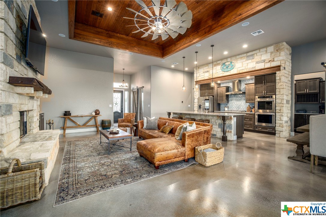 345 Laguna Road