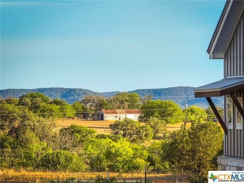 A home in Bandera