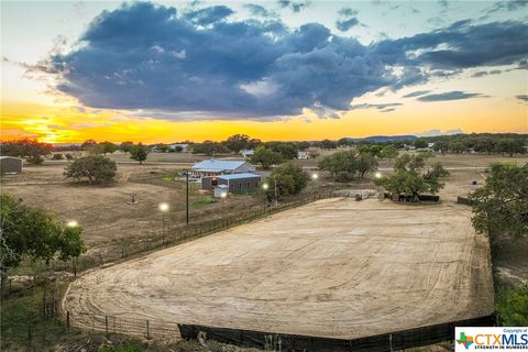 A home in Bandera