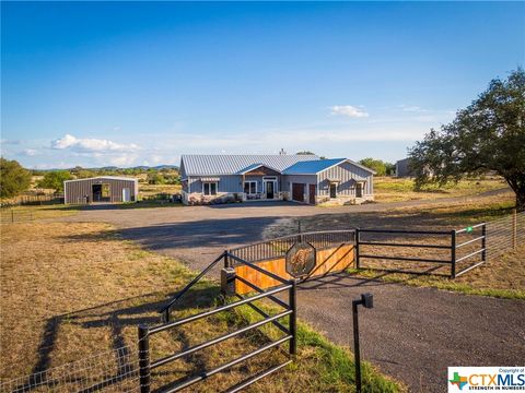 A home in Bandera