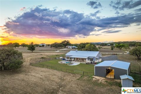 A home in Bandera