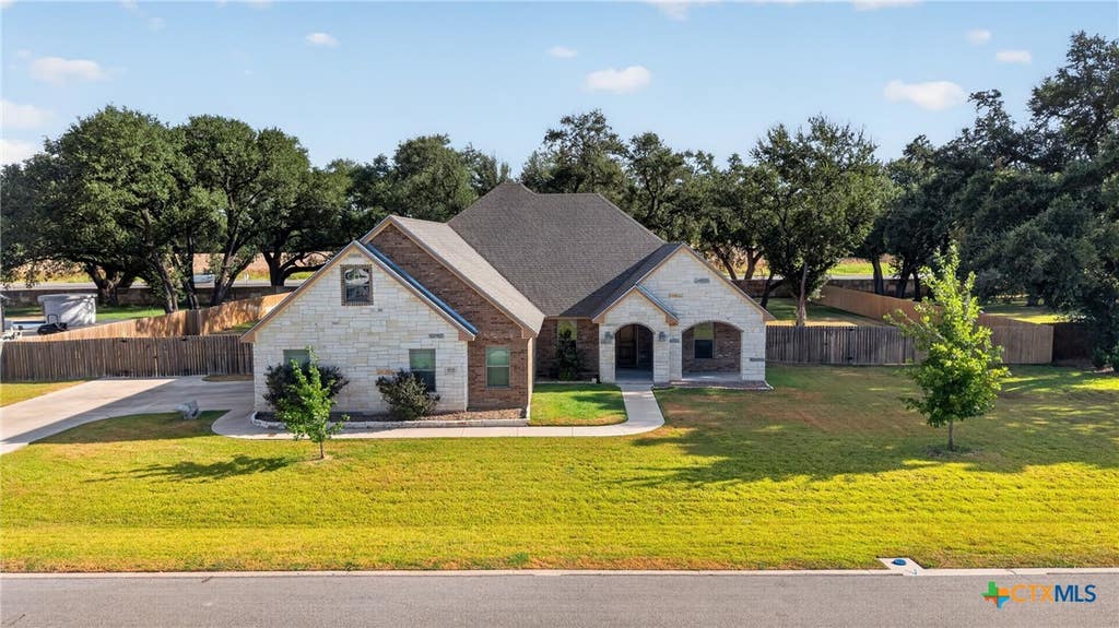 Photo of 3204 Keifer Marshall Drive, Temple, TX 76502 (MLS # 623302)