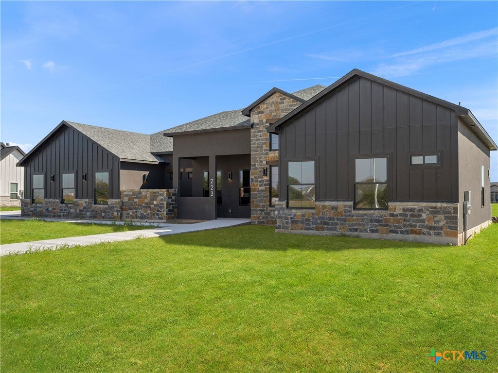 Photo of 223 Double Creek Loop, Seguin, TX 78155 (MLS # 627505)