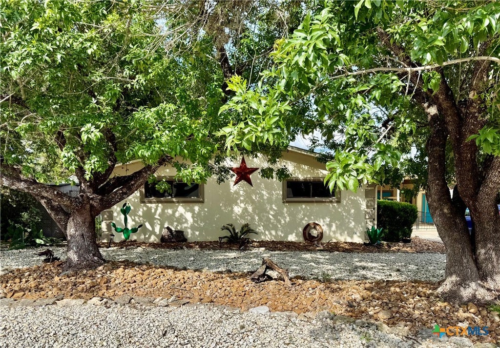 Photo of 1268 W Lakeside Drive, Canyon Lake, TX 78133 (MLS # 608417)