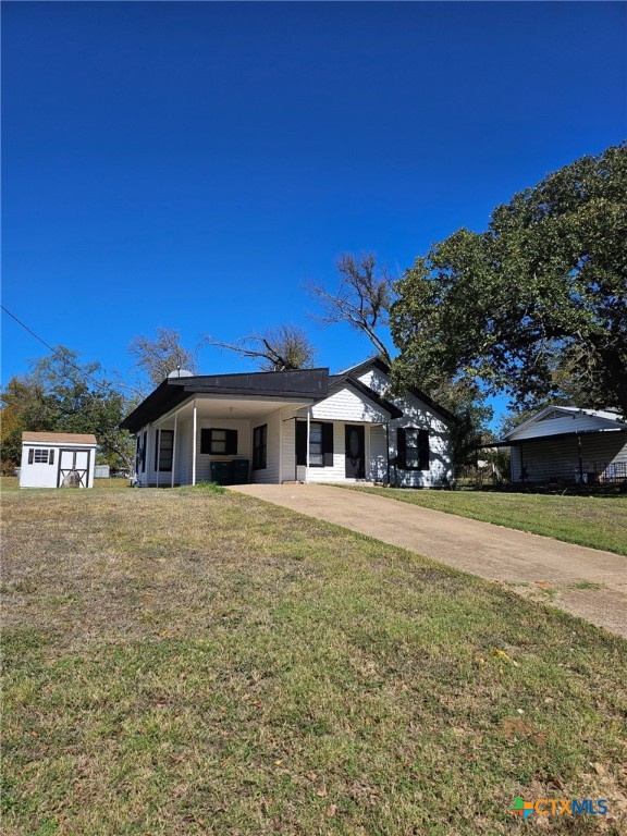 105 & 109 E Leon Street