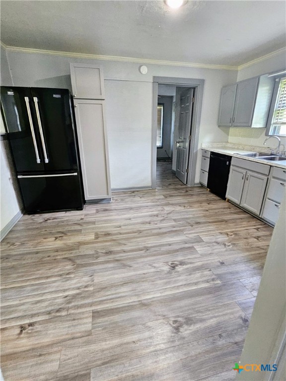 105 & 109 E Leon Street