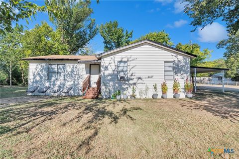 Photo of 1001 W 8th Street, Cameron, TX 76520 (MLS # 605585)