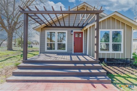 Photo of 403 W French Street, Cuero, TX 77954 (MLS # 608290)