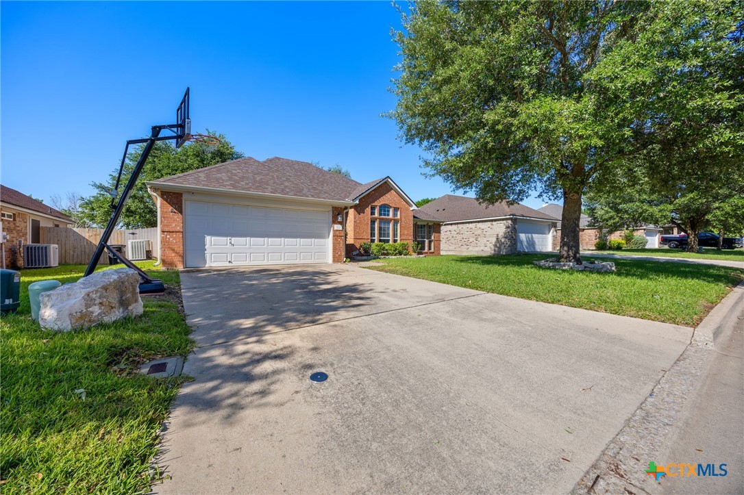 910 Neuberry Cliffe