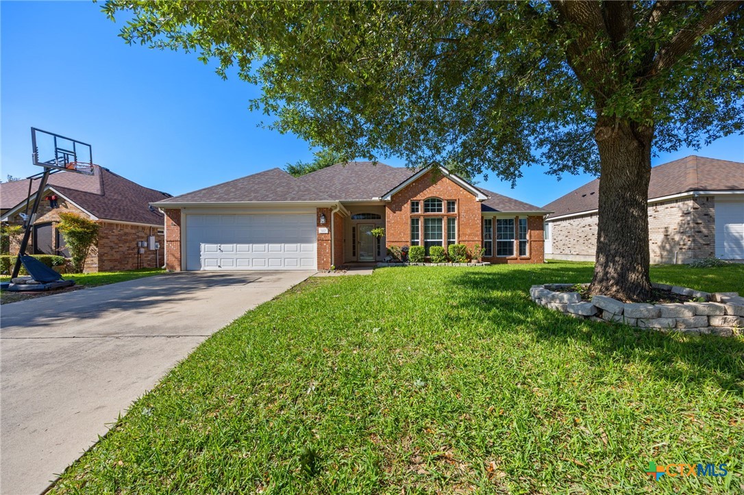 910 Neuberry Cliffe