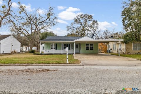 Photo of 1009 Fulton Street, Edna, TX 77957 (MLS # 604497)