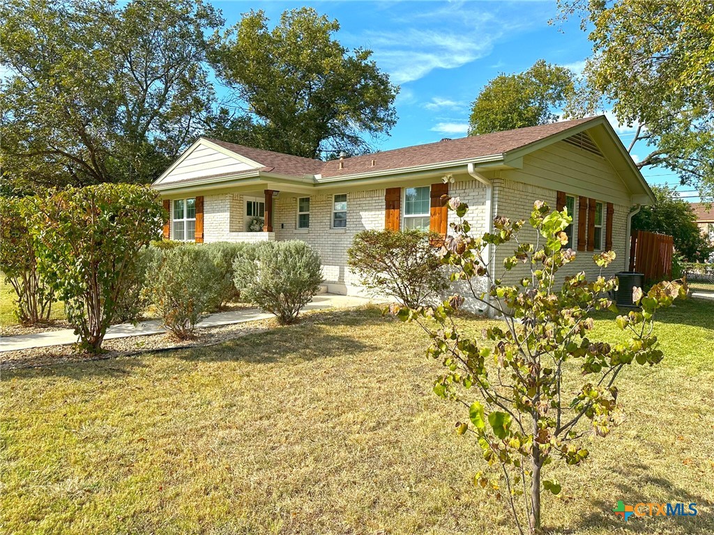 105 E Cherokee Drive