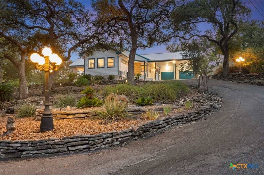 Photo of 335 Veramendi Street, San Marcos, TX 78666 (MLS # 592232)