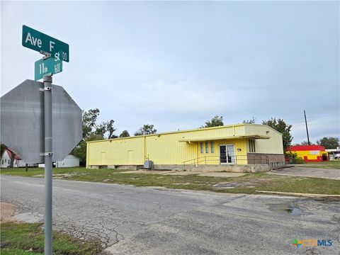 1616 Avenue F Bay City TX 77414