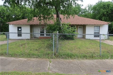 Photo of 1806 Fairview Drive, Killeen, TX 76541 (MLS # 613129)