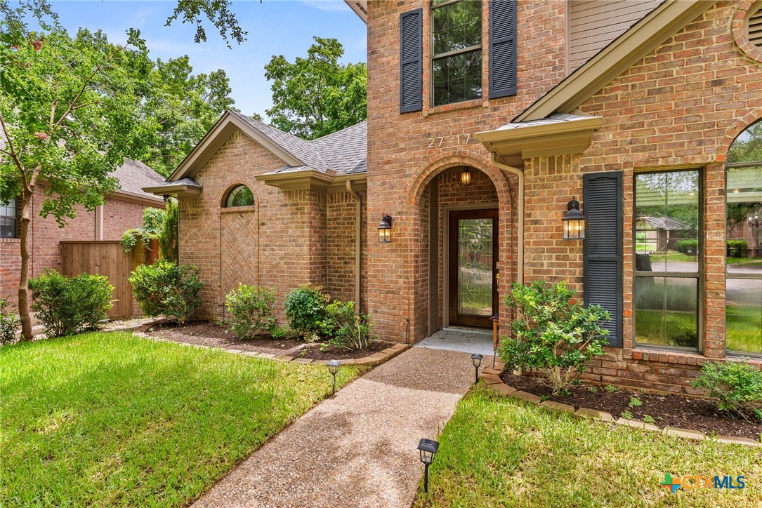 2717 Canyon Oaks Court