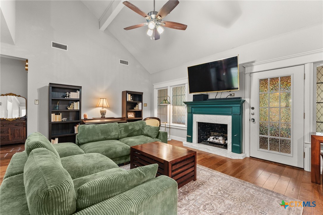 2717 Canyon Oaks Court