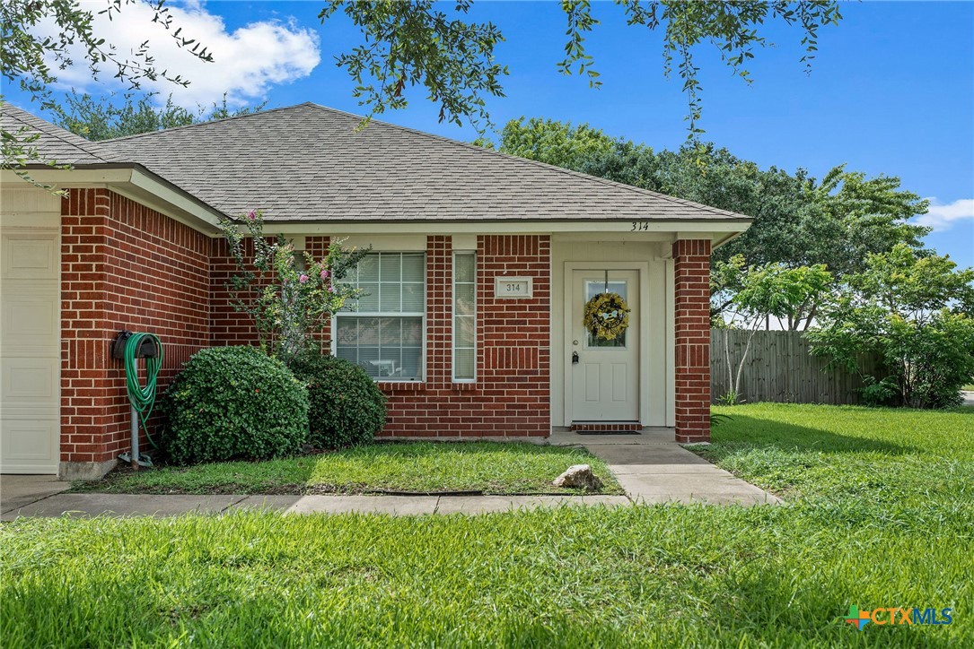 Photo 1 of 25 — 314 Rouen Drive, Port Lavaca, TX 77979