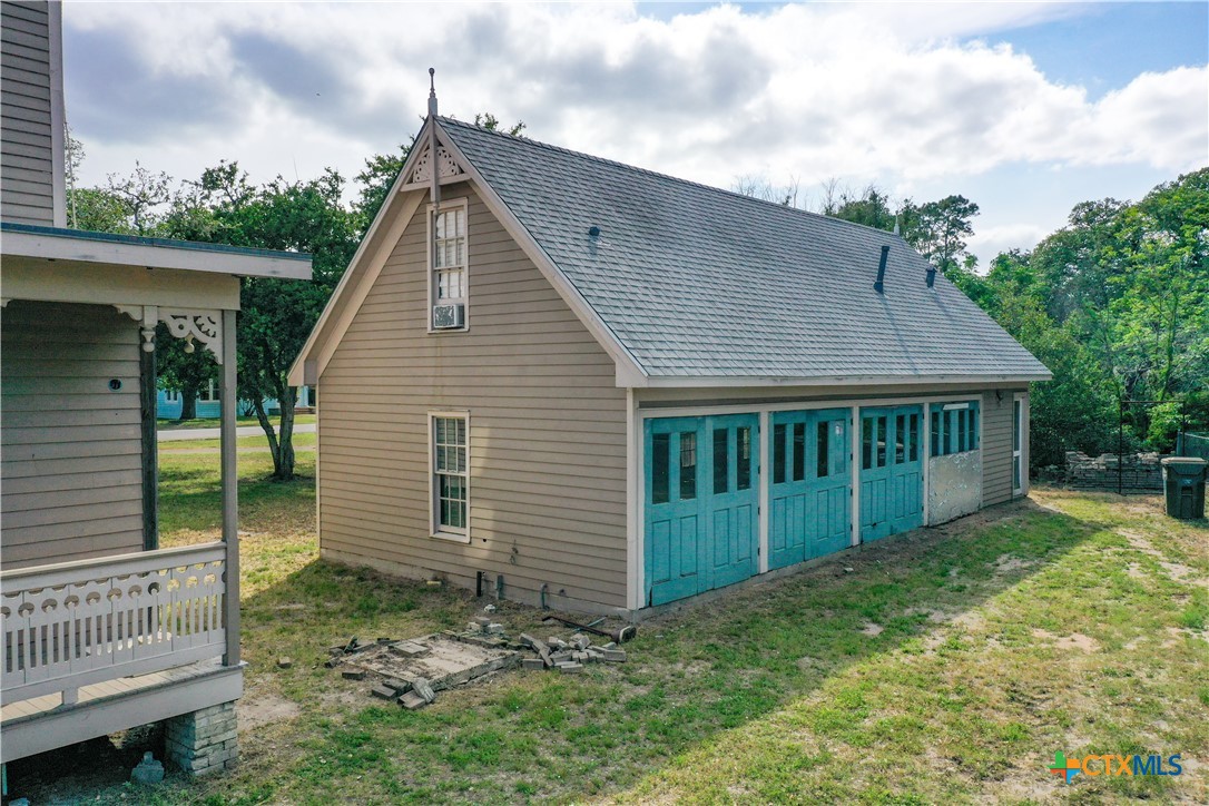204 W Reuss Boulevard