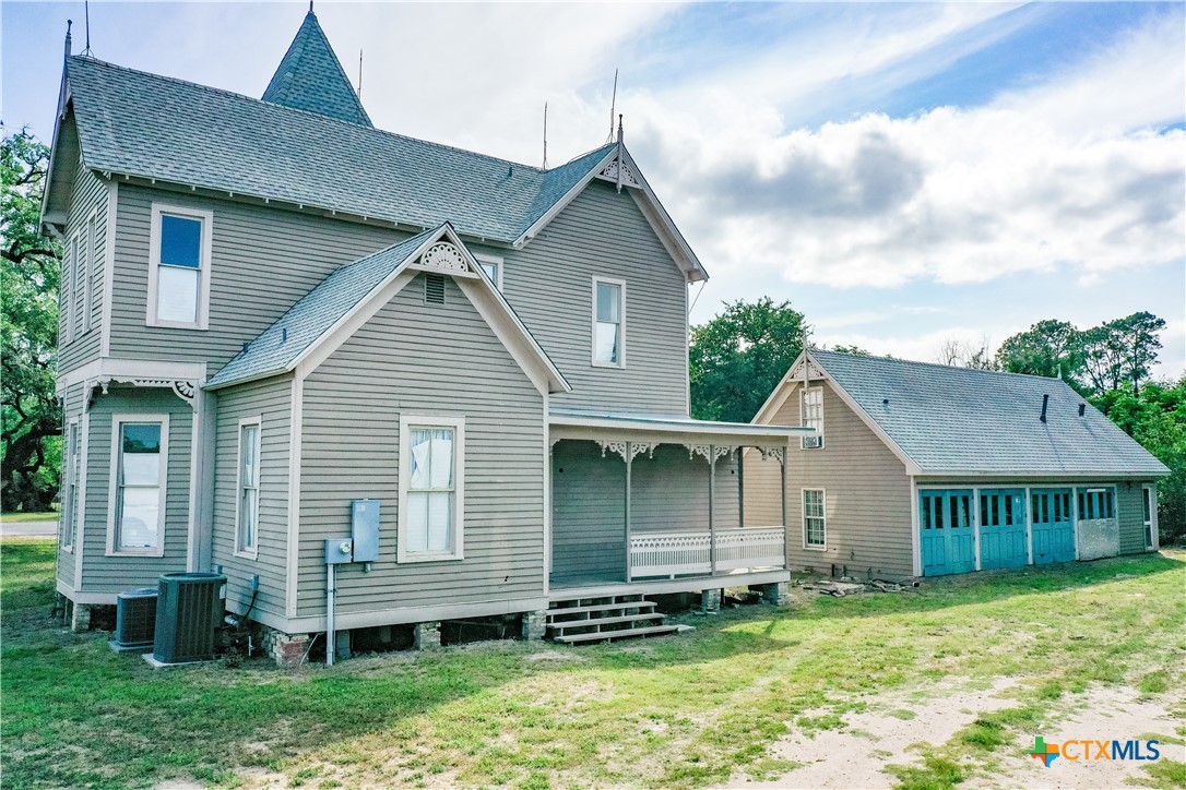 204 W Reuss Boulevard