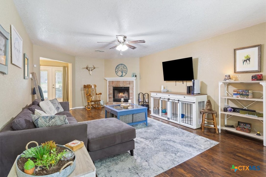 2202 Clairidge Avenue