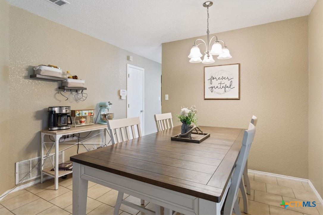 2202 Clairidge Avenue