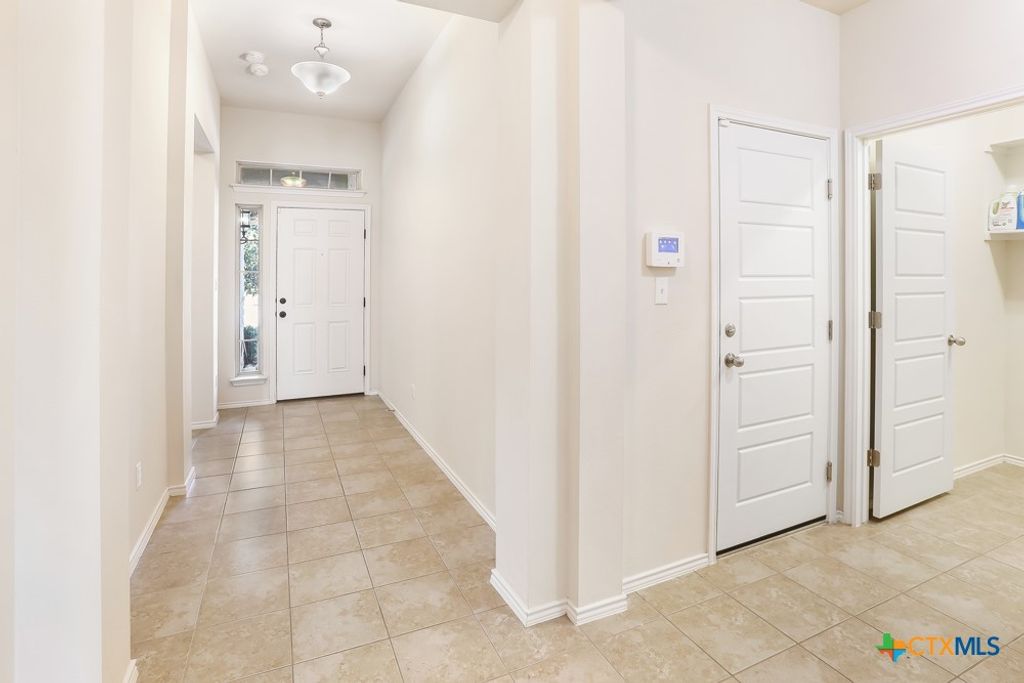 Photo of 105 Leather Oak Loop, San Marcos, TX 78666 (MLS # 597957)