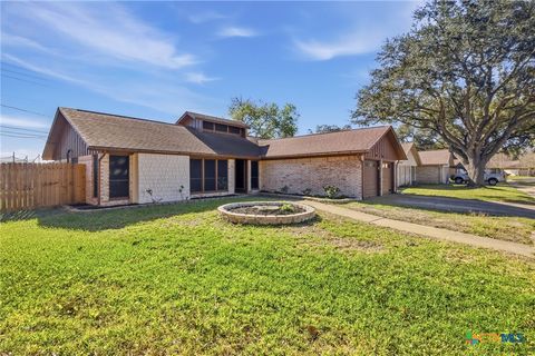 Photo of 308 Alamogordo Drive, Victoria, TX 77904 (MLS # 607095)