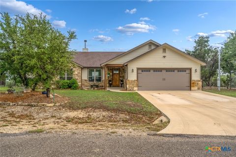 Photo of 863 Primrose Path, Canyon Lake, TX 78133 (MLS # 612290)