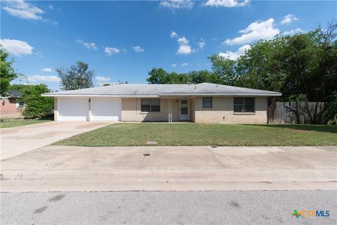 Photo of 1305 Fairway Drive, Belton, TX 76513 (MLS # 610561)