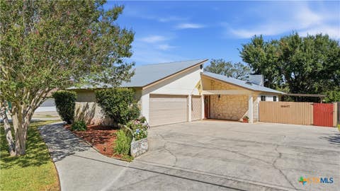 Photo of 16647 FM 725, Seguin, TX 78155 (MLS # 622783)