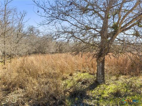 Photo of 372 Shoshoni Lane, Kingsbury, TX 78638 (MLS # 605569)
