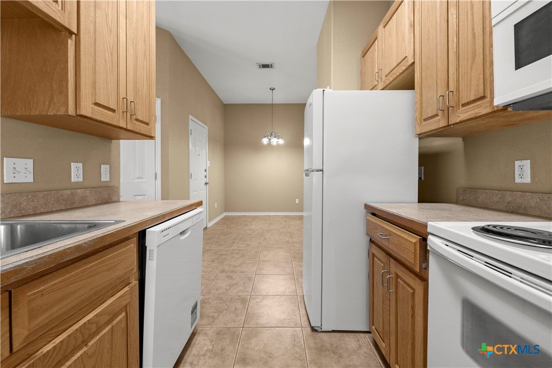 816 Twin Oaks Drive