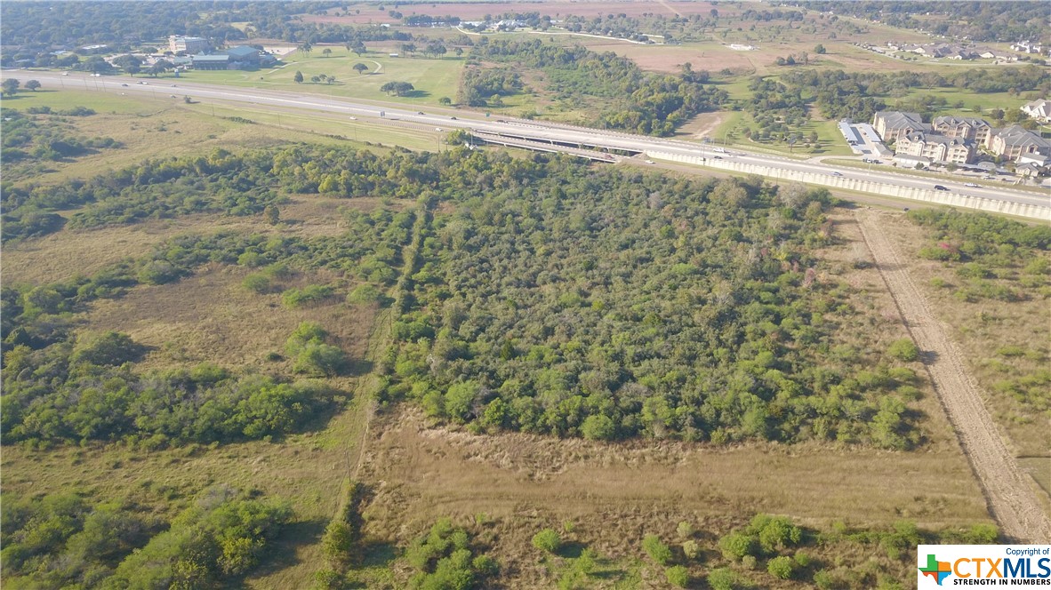 00 NE Zac Lentz Parkway