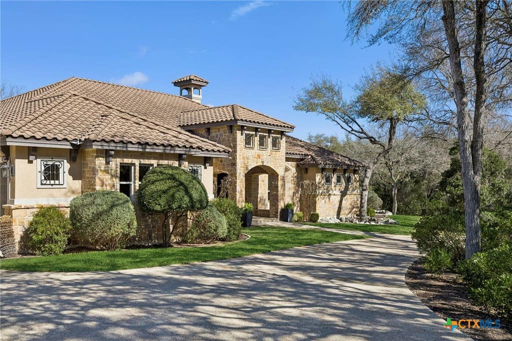 Photo of 358 Mariposa Loop, New Braunfels, TX 78132 (MLS # 606403)