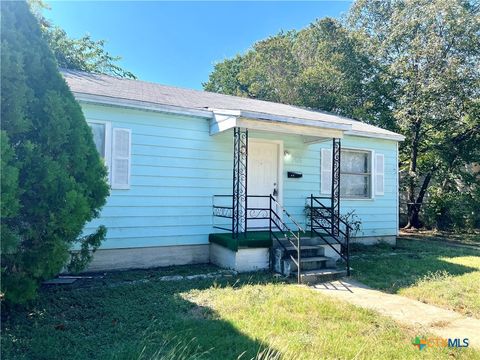 Photo of 706 NORTHSIDE Drive, Killeen, TX 76541 (MLS # 595572)