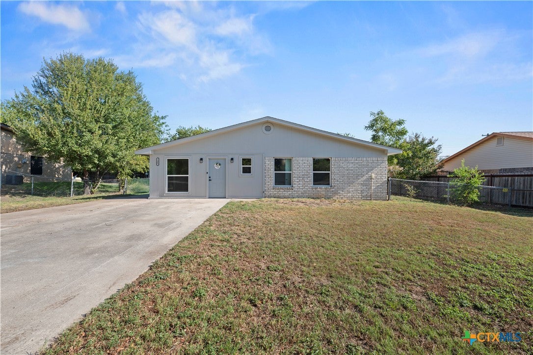 1409 Indian Trail